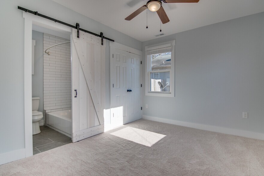 Master Bedroom - 515 flint st