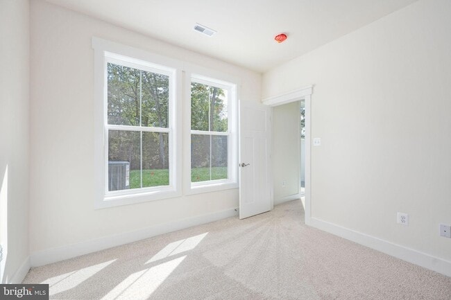 Building Photo - 354 Evermore Ln