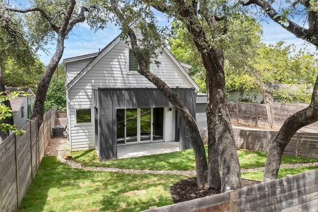 Building Photo - 3100 S 5th St