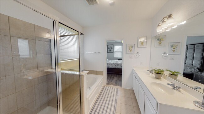 Building Photo - 31415 Whitcombe Summit Wy