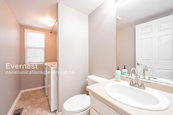 Building Photo - 16241 Bluebonnet Dr