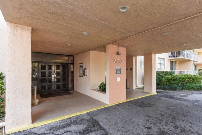 Primary Photo - 500 Executive Center Dr