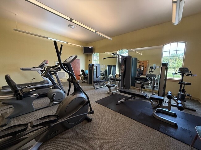 Building Photo - Two-Bedroom Condo in the Summit at Shiloh!