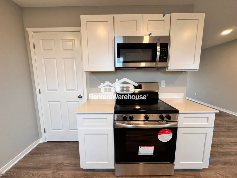 Building Photo - 1007 Adler Ct