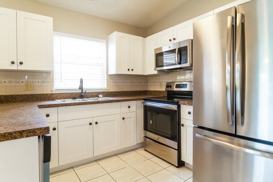 Building Photo - 7930 Soft Pine Cir