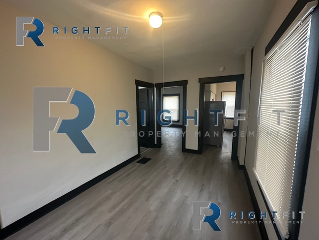 Building Photo - Charming Home in Dayton