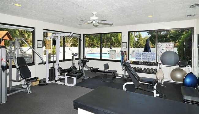 Building Photo - 6041 Clubside Dr