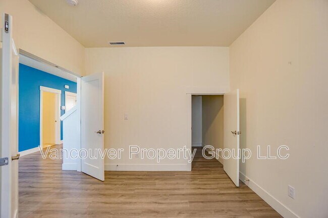 Building Photo - 12513 NE 102nd Way
