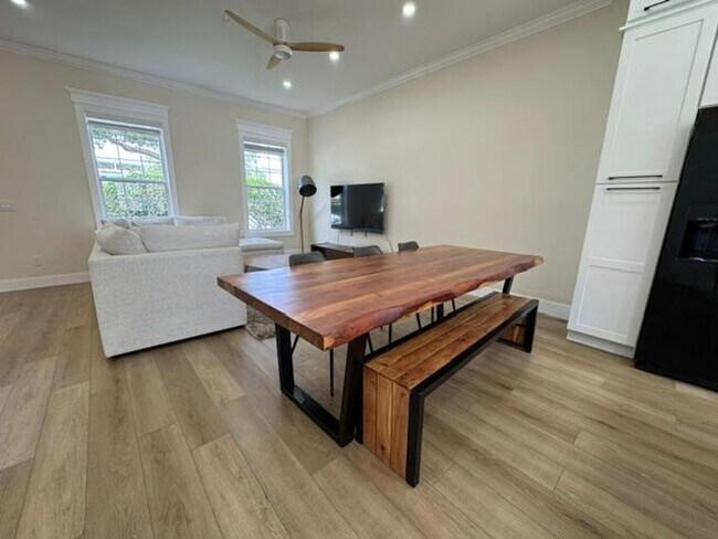 Building Photo - 4 Bedroom fully renovated Townhome in the Main Village of Celebration