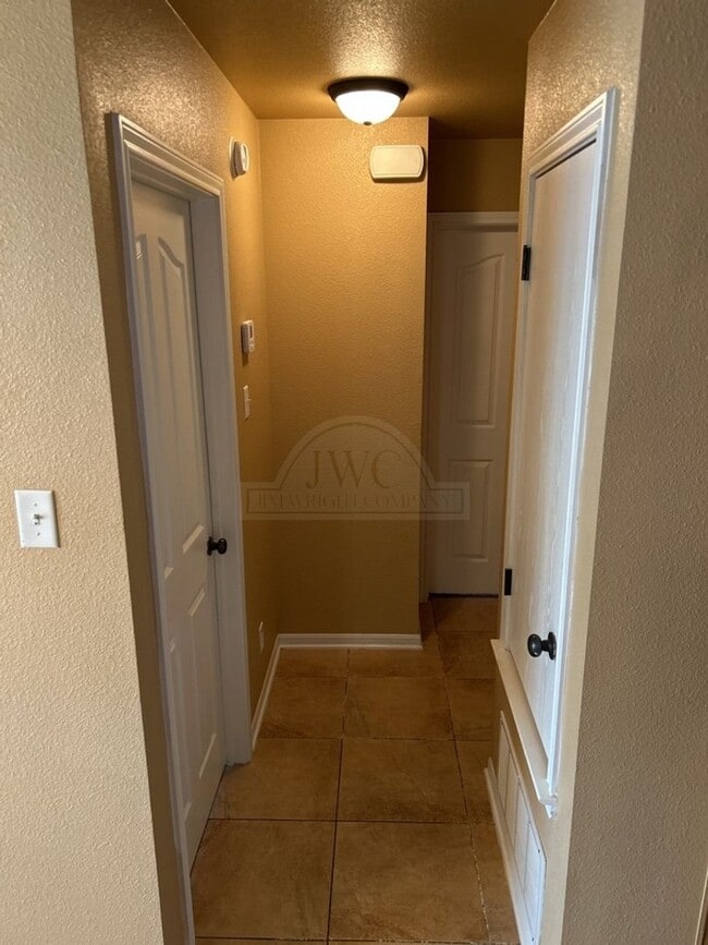 Building Photo - 5508 Aquarius Dr