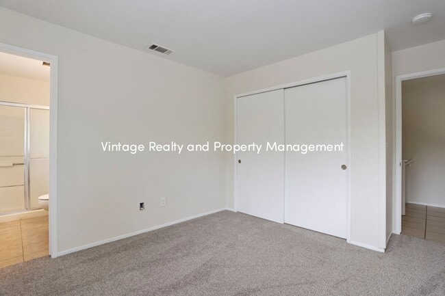 Building Photo - Back On The Rental Market Updated 3 Bedroo...