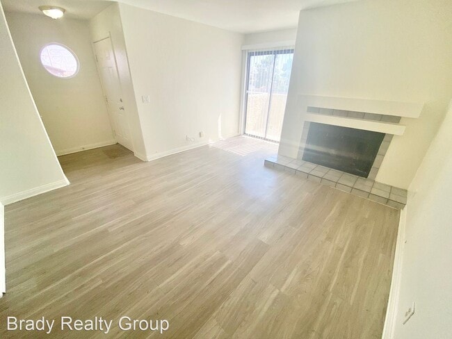 Building Photo - 2 br, 2 bath House - 2978 Juniper Hills #201