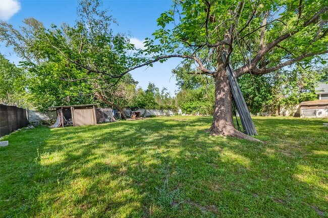 Building Photo - 968 Garapan St