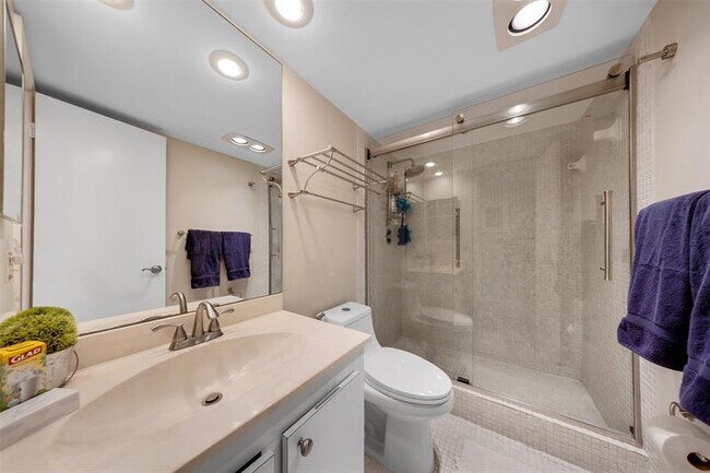Building Photo - 3960 Oaks Clubhouse Dr