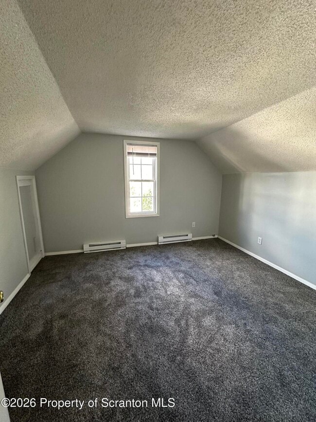 Building Photo - 148 Monroe St