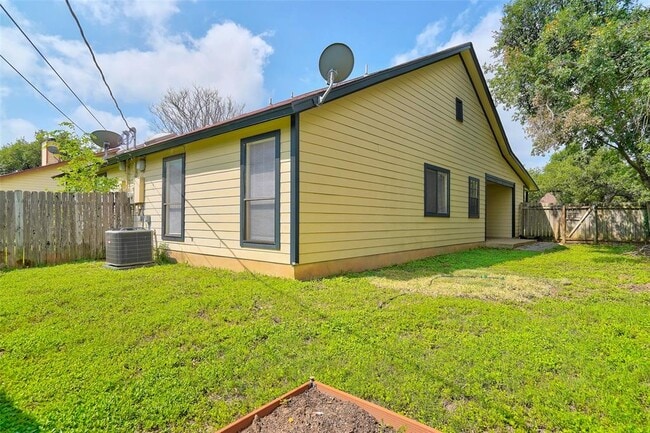 Building Photo - 8704 Clearbrook Trail