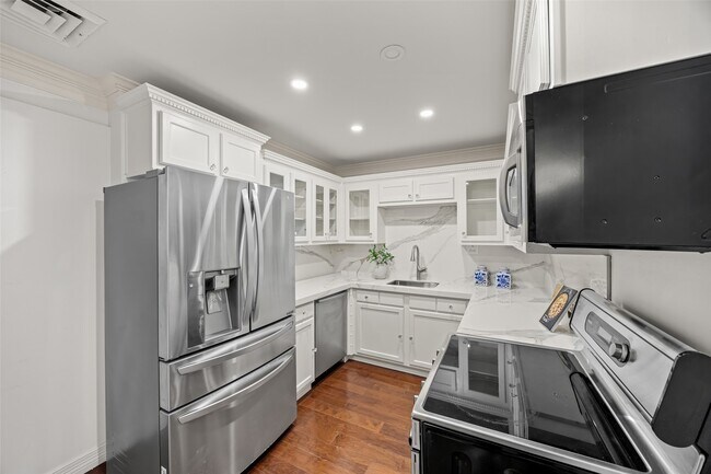 Building Photo - 3711 San Felipe St