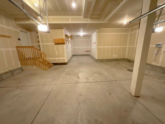 Building Photo - 4 Bedroom Home Available Near Londonderry Dr & Eastonville Rd!