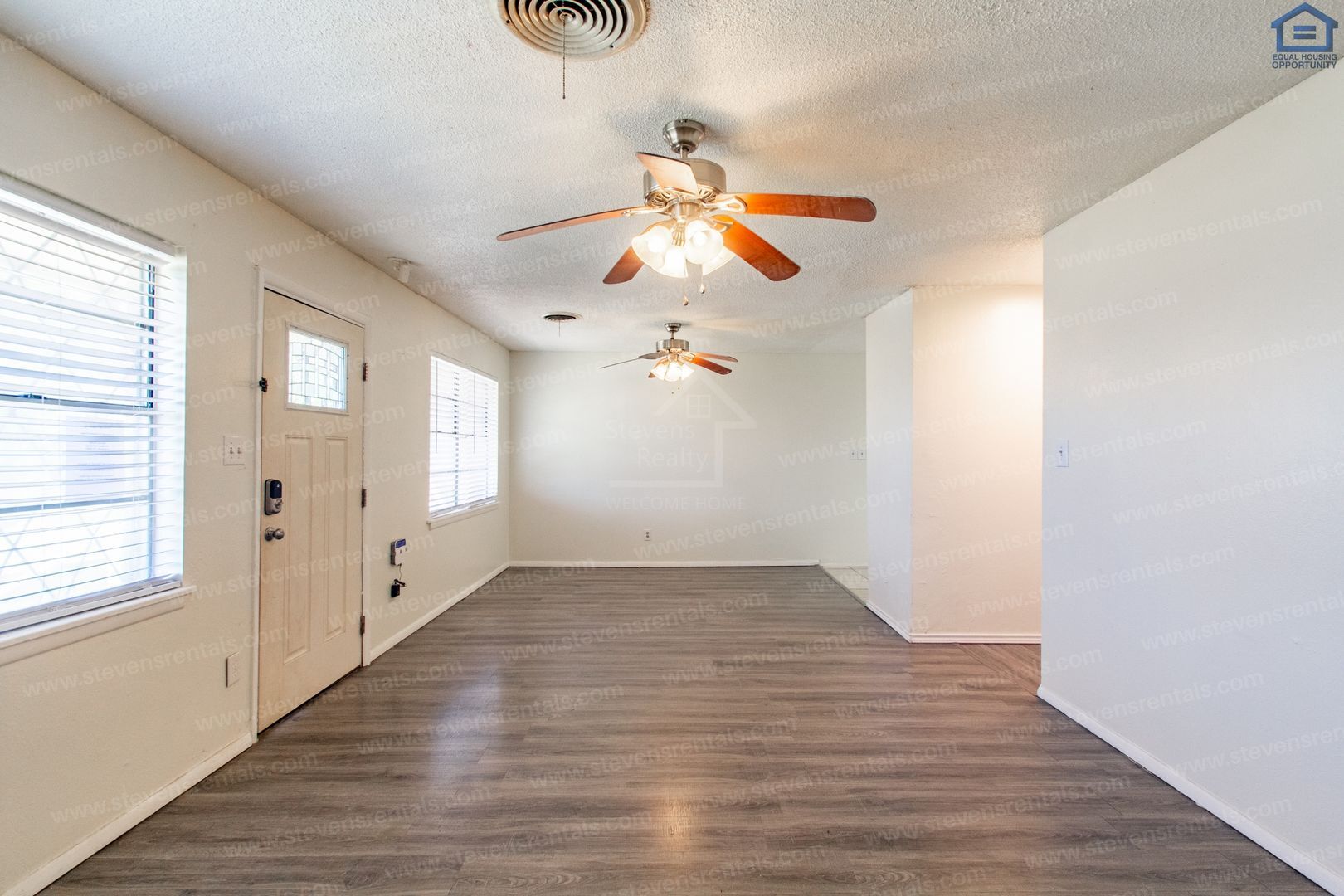 Building Photo - 717 SW Ranch Oak Blvd