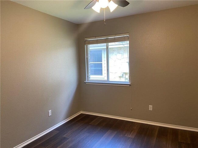 Building Photo - 1513 Big Bend Dr