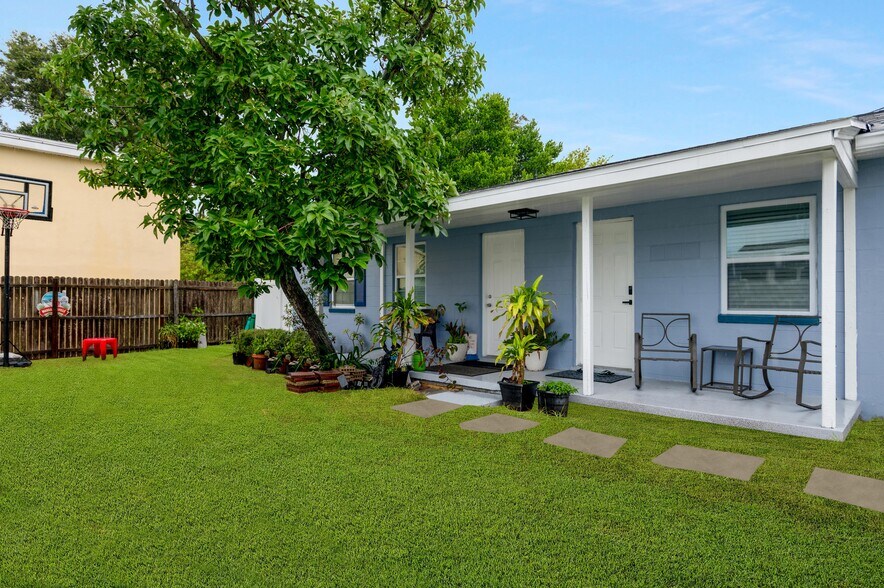 Primary Photo - 401 S Mars Ave