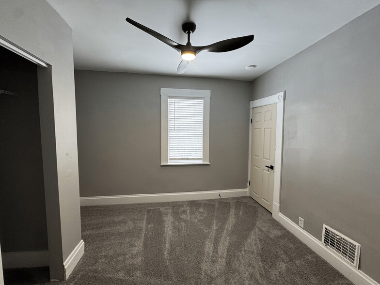 Building Photo - 328 Wyandotte Ave