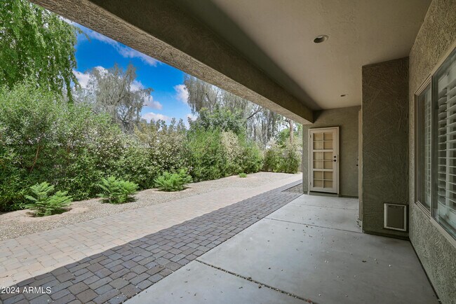 Building Photo - 12818 W Mulberry Dr