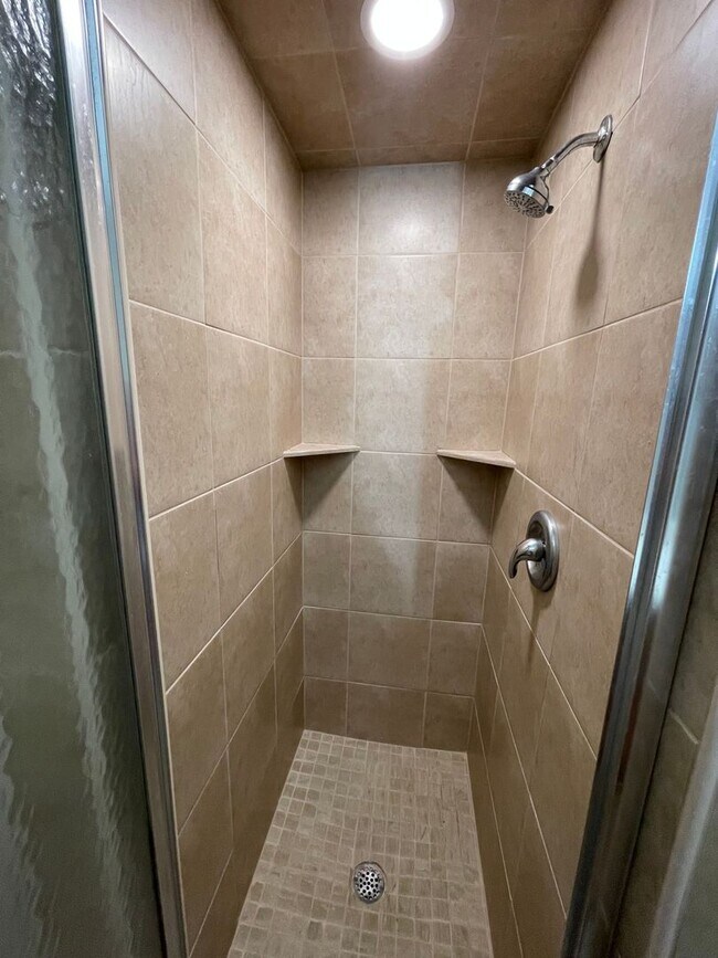 Building Photo - 6601-6603 Laura Ann Court