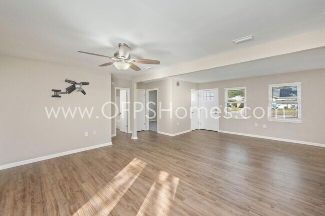 Building Photo - 606 Ironwood Dr