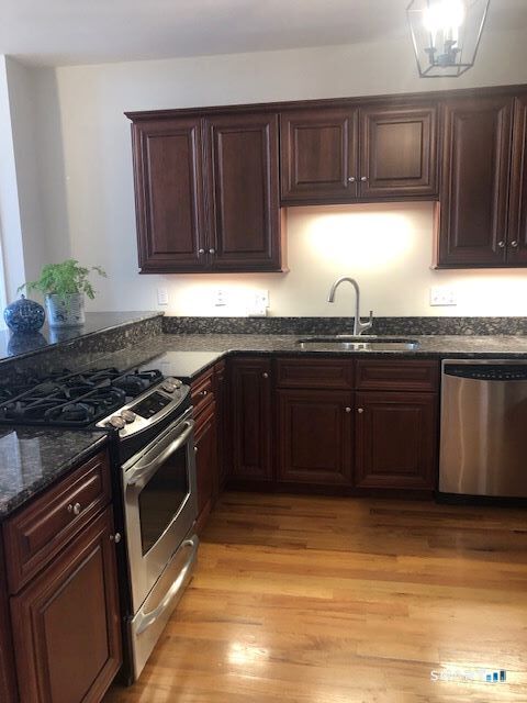 Building Photo - 1 Indian Neck Ave