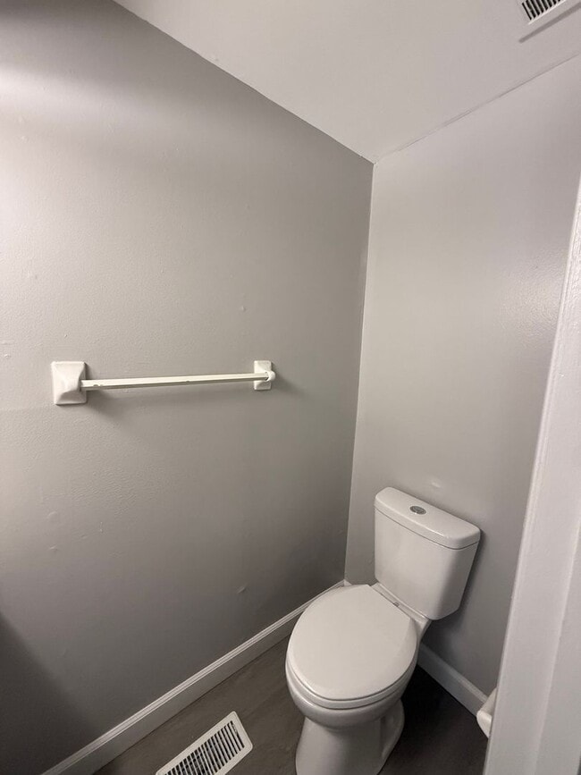 Building Photo - 6820-6826 Emerald Ave