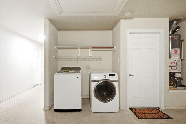 Building Photo - 1702 Fantasy Woods Dr