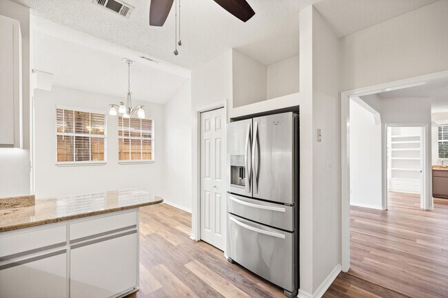 Building Photo - 1641 Parkside Cir