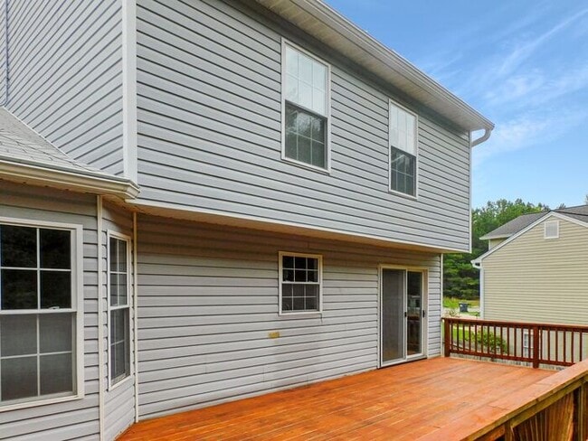 Building Photo - Colonial with Sunroom and Finished Basement