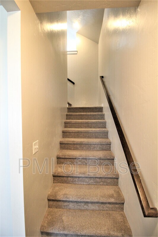 Building Photo - 3098 W Everest St