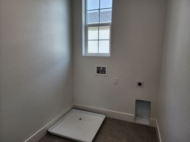 Building Photo - 2916 Liscum St