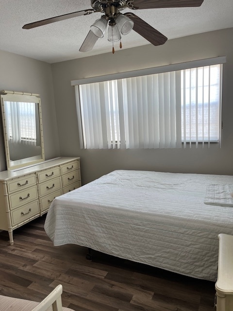 Guest Bedroom - 4158 Tamiami Trl