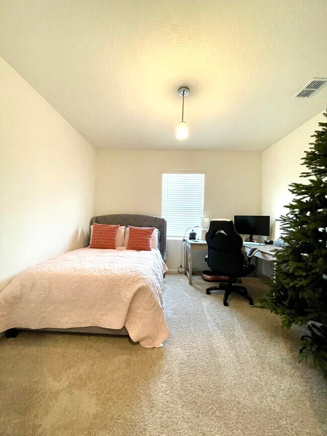 Building Photo - 10574 SW Cambria Ln