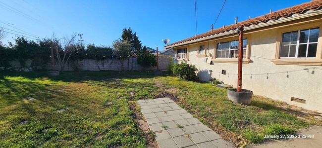 Building Photo - Orcutt Single Story Ranch Style Home with ...