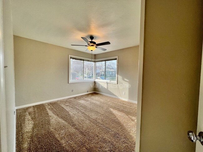 Building Photo - 636 S Tuxedo Ave