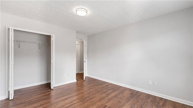 Building Photo - 317 Shasta Ln