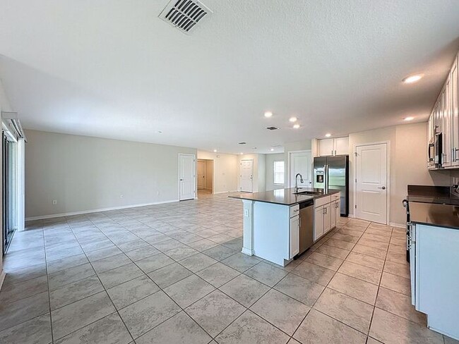 Building Photo - RESORT STYLE HOME IN STOREY CREEK