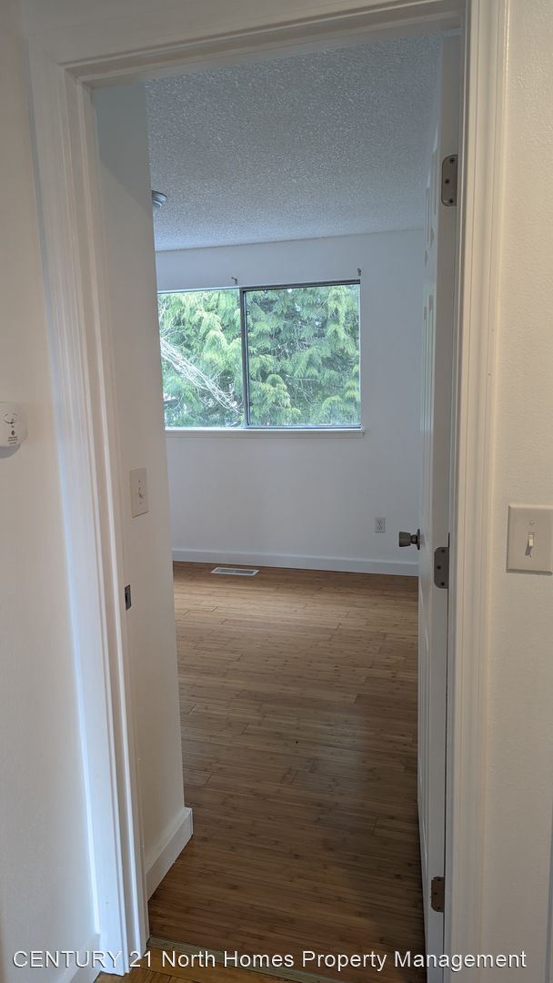 Building Photo - 3 br, 2.5 bath House - 1511 Newport Ct SE