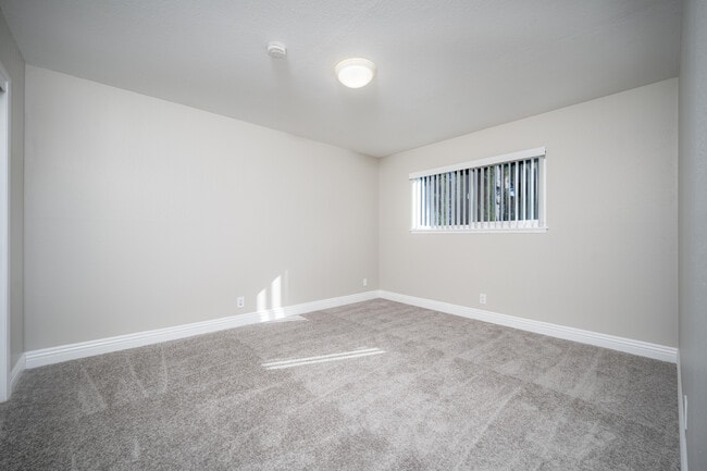 Palms B17 bed1 (1) - Palms at the Pruneyard