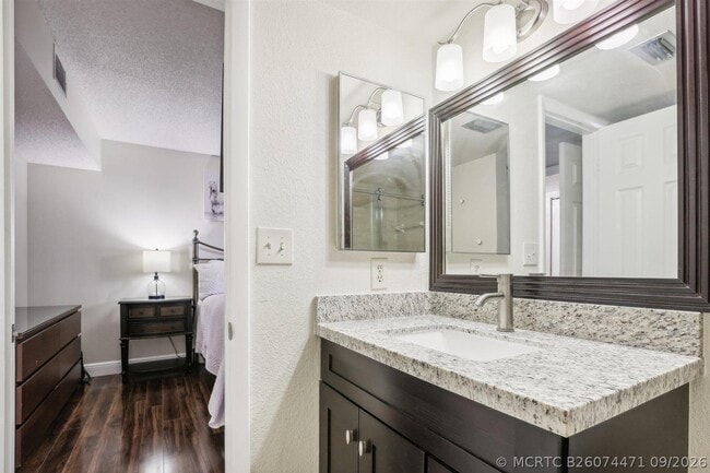 Building Photo - 7153 Promenade Dr