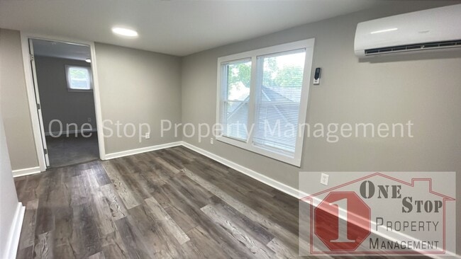 Building Photo - Beautiful 2 Bedroom 1 Bathroom Home in Ind...
