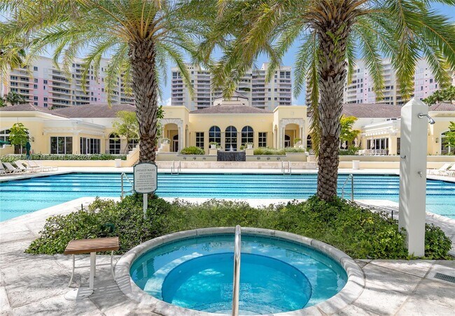 Building Photo - 799 Crandon Blvd