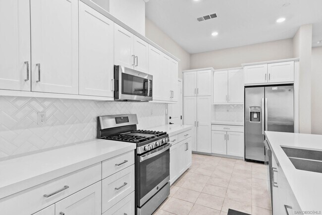Building Photo - 2098 Bluestone Cir