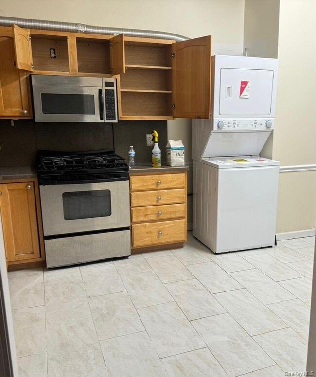 Building Photo - 400 Newbridge Rd