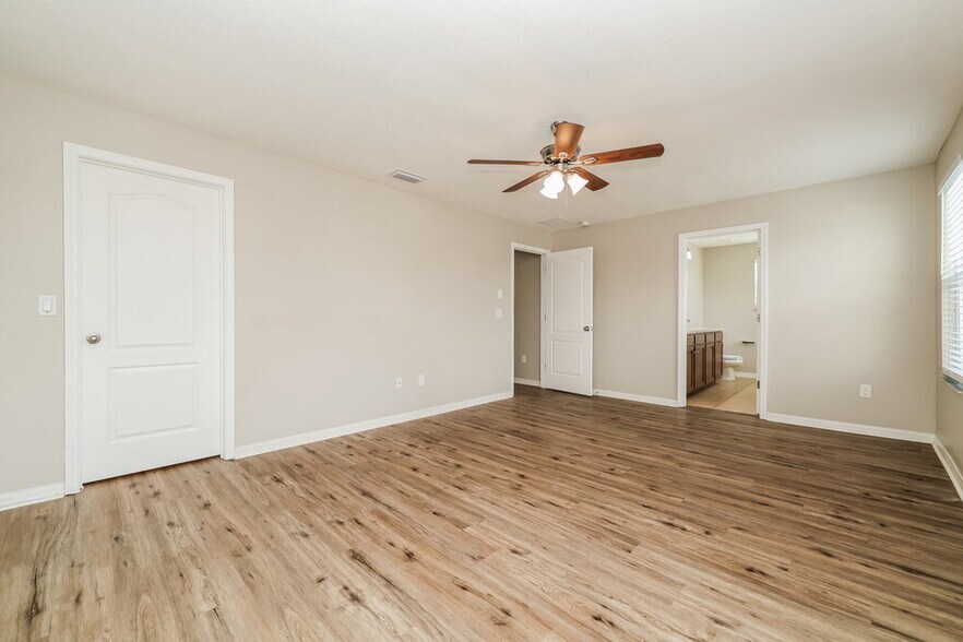 Building Photo - 6139 Trent Creek Dr